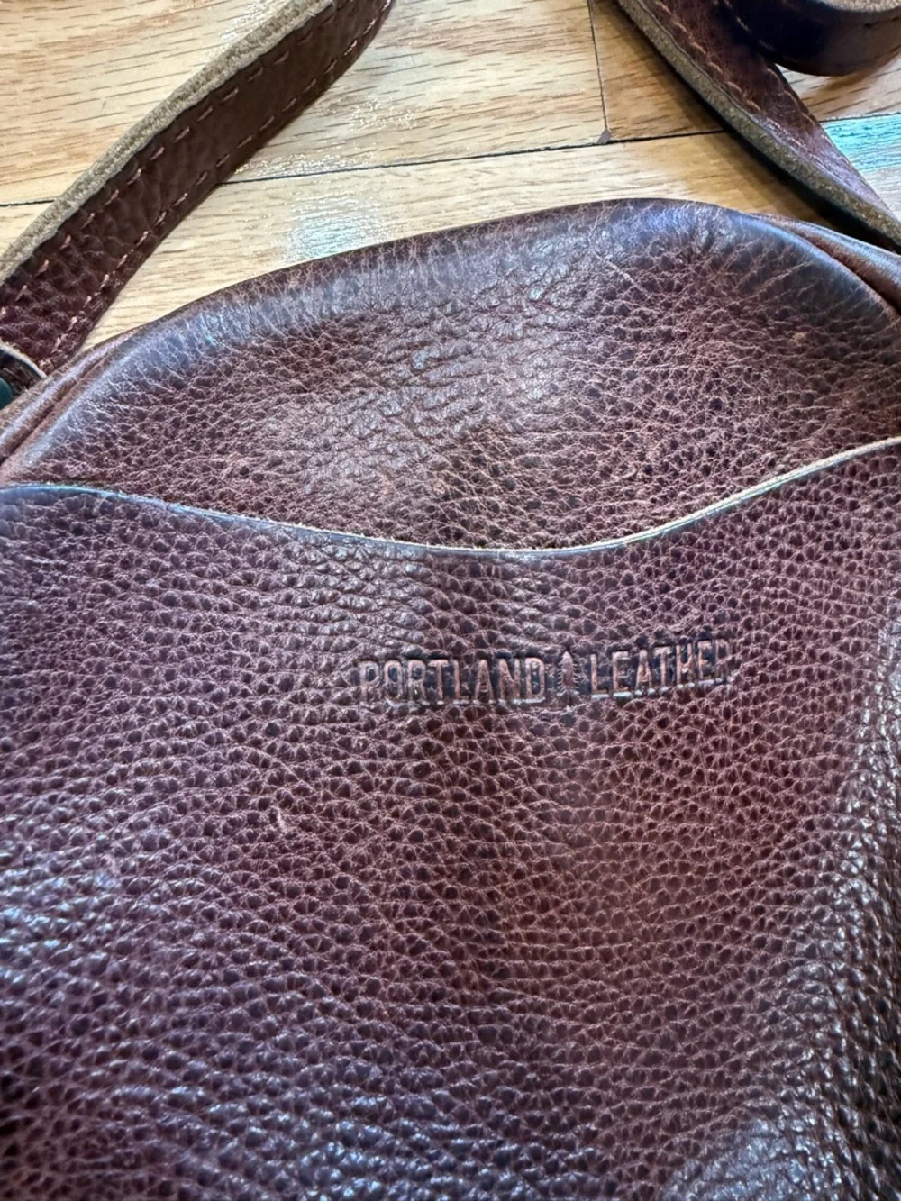 Portland Leather Crossbody Bag - Picture 2 of 6